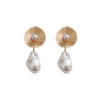 Boucle d'oreille en alliage de zinc en plastique perle, avec perle de plastique, Placage de couleur d'or, pour femme Vendu par paire