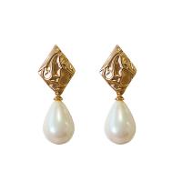 Boucle d'oreille en alliage de zinc en plastique perle, avec perle de plastique, Placage de couleur d'or, pour femme Vendu par brin