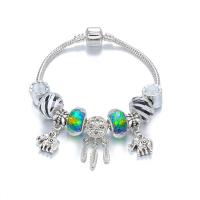 European Bracelets de laiton, avec Perle en alliage de zinc & résine, éléphant, Placage de couleur argentée, chaîne serpent & pour femme, vert Environ 7 pouce, Vendu par PC