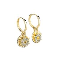 Huggie Hoop Drop Earring, laiton, pavé de micro zircon & pour femme, doré Vendu par paire