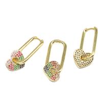 Huggie Hoop Drop Earring, laiton, coeur, pavé de micro zircon & pour femme, multicolore Vendu par paire