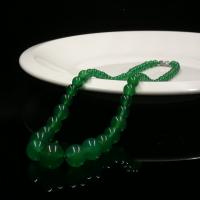Calcedonia verde collar, Esférico, Tallado, pulido & abalorios graduados & unisexo, verde, longitud:47 cm, Vendido por Sarta
