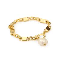 Bracelets en laiton, avec perle, Placage de couleur d'or, bijoux de mode & pour femme, doré, 17mm .7 pouce, Vendu par PC