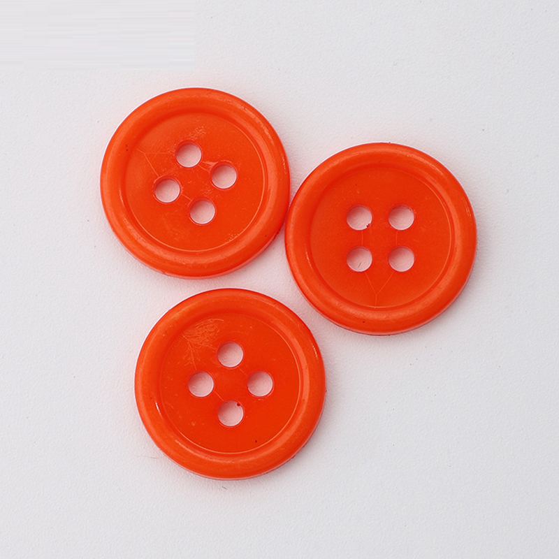 Botón plástico de 4 agujeros, Redondo aplanado, diverso tamaño para la opción, más colores para la opción, Vendido por Bolsa