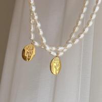 Collier de perles d'eau douce naturelles, perle d'eau douce cultivée, avec alliage de zinc, Placage de couleur d'or, pour femme, blanc Environ 16.53 pouce, Vendu par PC