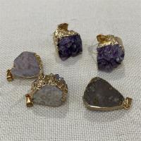 Pendentifs quartz naturel, améthyste, avec laiton, Irrégulière, Placage de couleur d'or, violet 13-22mm, Vendu par PC