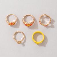 Zinc Set anillo de aleación, aleación de zinc, anillo de dedo, con Acrílico, chapado en color dorado, 5 piezas & Joyería & esmalte, dos diferentes colores, Vendido por Set