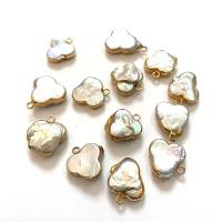pendentif en laiton de perle d'eau douce cultivée, avec laiton, Placage de couleur d'or, bijoux de mode & DIY, deux couleurs différentes Vendu par PC
