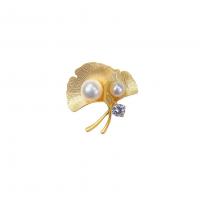 Bijoux broche en Zinc alliage , alliage de zinc, avec perle de plastique, Ginkgo Feuille, Placage de couleur d'or, bijoux de mode & pour femme & avec strass Vendu par PC