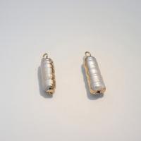 pendentif en laiton de perle d'eau douce cultivée, avec laiton, Placage de couleur d'or, bijoux de mode & DIY, 7x22- Vendu par PC