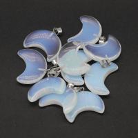 Pendentifs opale de mer, laiton, avec Opaline, lune, couleurs mélangées Vendu par PC
