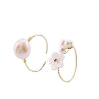 Brass Shell Finger Ring, with White Lip Shell & Plastic Pearl, Adjustable & for woman, golden, 17mm 