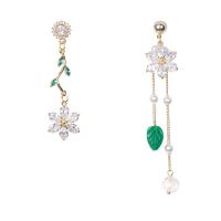 asymmetrische Ohrringe, Zinklegierung, mit Kunststoff Perlen & Acryl, goldfarben plattiert, für Frau & mit Strass, gemischte Farben, 14mmx52mm,75mm, verkauft von Paar