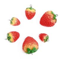Imitation de fruits Pendentif Résine, avec laiton, fraise, DIY & normes différentes pour le choix, rouge - Vendu par sac