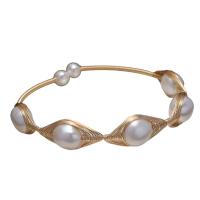 Cultured Freshwater Pearl Brass Bracelet, with Brass, gold color plated, for woman, white, 10-12mm .09 Inch 