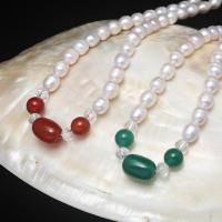 Agate Collier de perles d'eau douce, perle d'eau douce cultivée, avec agate verte & agate rouge, laiton Fermoir à visser, riz, Placage de couleur argentée, pour femme, plus de couleurs à choisir, 6-7mm .72 pouce, Vendu par brin