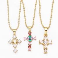 Messing Zirkonia Halskette, mit kubischer Zirkonia & Kunststoff Perlen, Kreuz, goldfarben plattiert, verschiedene Stile für Wahl, goldfarben, 26x15mm, Länge:16.93 ZollInch, verkauft von PC