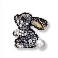 Plastic Pearl Brooch, Zinc Alloy, with Plastic Pearl, Rabbit, plated, with rhinestone 
