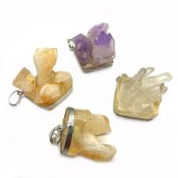 Pendentifs quartz naturel, Cristal naturel, avec laiton, Irrégulière, Placage, unisexe, plus de couleurs à choisir Vendu par brin