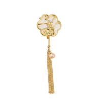 Freshwater Pearl Brooch, Brass, with White Shell & Freshwater Pearl, 18K gold plated & for woman 