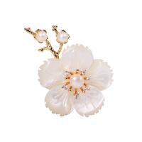 Freshwater Pearl Brooch, Zinc Alloy, with White Shell & Freshwater Pearl & Brass, Flower, real gold plated, micro pave cubic zirconia & for woman 