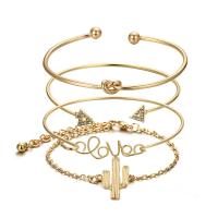 alliage de zinc Set de bracelet, Placage de couleur d'or, 4 pièces & pour femme & avec strass, Vendu par fixé