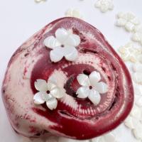 coquille d'eau douce calotte de perle, fleur, gravé, DIY & normes différentes pour le choix, blanc, Vendu par PC