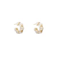 Zinc Alloy Rhinestone Stud Earring, with ABS Plastic Pearl, fashion jewelry & for woman & with rhinestone, golden 
