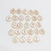 Pendentifs de coquille en laiton, avec coquille, Lettre d’alphabet, Placage de couleur d'or, DIY & styles différents pour le choix & avec strass, doré Vendu par PC