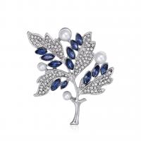 Zinc Alloy Jewelry Brooch, with Plastic Pearl, Leaf, silver color plated, Unisex & with rhinestone, mixed colors 