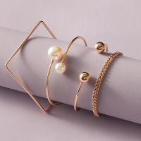 Bracelets de perles En alliage de zinc , avec perle de plastique, Placage de couleur d'or, 4 pièces & bijoux de mode & pour femme, Vendu par fixé