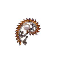 Rhinestone Zinc Alloy Brooch, with Crystal, plated, for woman & with rhinestone & hollow 