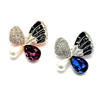Rhinestone Zinc Alloy Brooch, with Crystal & Plastic Pearl, plated, fashion jewelry & for woman & with rhinestone 