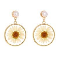 Plastic Pearl Zinc Alloy Earring, with Dried Flower & Plastic Pearl, Chrysamthemum, gold color plated, fashion jewelry & for woman, golden 