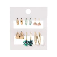 alliage de zinc Stud Set, avec résine & fer & Acrylique, Placage de couleur d'or, bijoux de mode & pour femme, couleurs mélangées é, Vendu par fixé