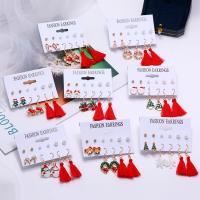 Boucles d'oreilles de Noël, alliage de zinc, avec perle de plastique, Placage de couleur d'or, Conception de Noël & styles différents pour le choix & pour femme & émail, plus de couleurs à choisir, 0.5cm,0.3cm,0.3cm,5.4cm,3.7cm,1.6cm, Environ é, Vendu par fixé