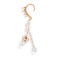manchette de boucle d'oreille, alliage de zinc, avec perle de plastique, Rond, Placage de couleur d'or, bijoux de mode & pour femme, blanc Vendu par PC