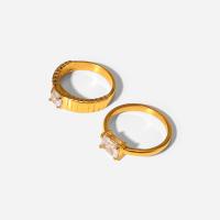 Cubic Zirconia anillo de dedo de acero inoxidable, acero inoxidable 304, con cúbica circonia, Recubrimiento iónico al vacío, Joyería & diferentes estilos para la opción & para mujer, dorado, tamaño:6-8, Vendido por UD