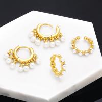 Brass Huggie Anneau d'oreille, laiton, avec perle de plastique, Plaqué or 18K, bijoux de mode & styles différents pour le choix & pour femme, plus de couleurs à choisir  Vendu par paire