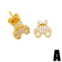 Cubic Zirconia Pendiente Brass Micro Pave, metal, con Perlas plásticas, 18K chapado en oro, diferentes estilos para la opción & micro arcilla de zirconia cúbica & para mujer, dorado, Vendido por Par