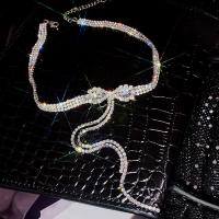 collier de Stras en alliage Zinc, alliage de zinc, avec 3.15inch chaînes de rallonge, Placage de couleur argentée, bijoux de mode & pour femme & avec strass Environ 12.6 pouce, Vendu par PC