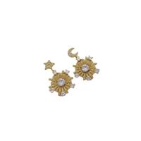 Cubic Zirconia Pendiente Brass Micro Pave, metal, Luna y estrella, chapado en color dorado, Joyería & micro arcilla de zirconia cúbica & para mujer, dorado, 20.8x20.8mm, Vendido por Par