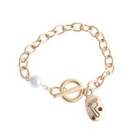 Bracelets en laiton, avec perle de plastique, Placage de couleur d'or, pour femme, Or cm, Vendu par PC