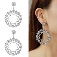 Zinc Alloy Rhinestone Drop Earring, with Glass Rhinestone, fashion jewelry & for woman, silver color 