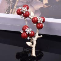 Plastic Pearl Brooch, Zinc Alloy, with Plastic Pearl, Plum Blossom, fashion jewelry & for woman & with rhinestone 