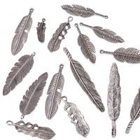 Pendentifs plume en alliage de zinc, forme de plume, Plaqué de couleur d'argent, DIY, 31-80mm,11-17.5mm îte, Vendu par boîte