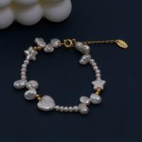 bracelet en laiton de perle d'eau douce cultivée, avec laiton, avec 1.97inch chaînes de rallonge, Placage de couleur d'or, bijoux de mode & pour femme, blanc Environ 6.3 pouce, Vendu par PC