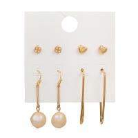 Plastic Pearl Zinc Alloy Earring, with Plastic Pearl, gold color plated, 4 pieces & for woman, gold 
