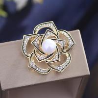 Crystal Brooch, Zinc Alloy, with Crystal & Plastic Pearl, gold color plated, fashion jewelry & for woman 