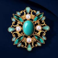 Crystal Brooch, Zinc Alloy, with Crystal & Plastic Pearl, fashion jewelry & micro pave cubic zirconia & for woman 